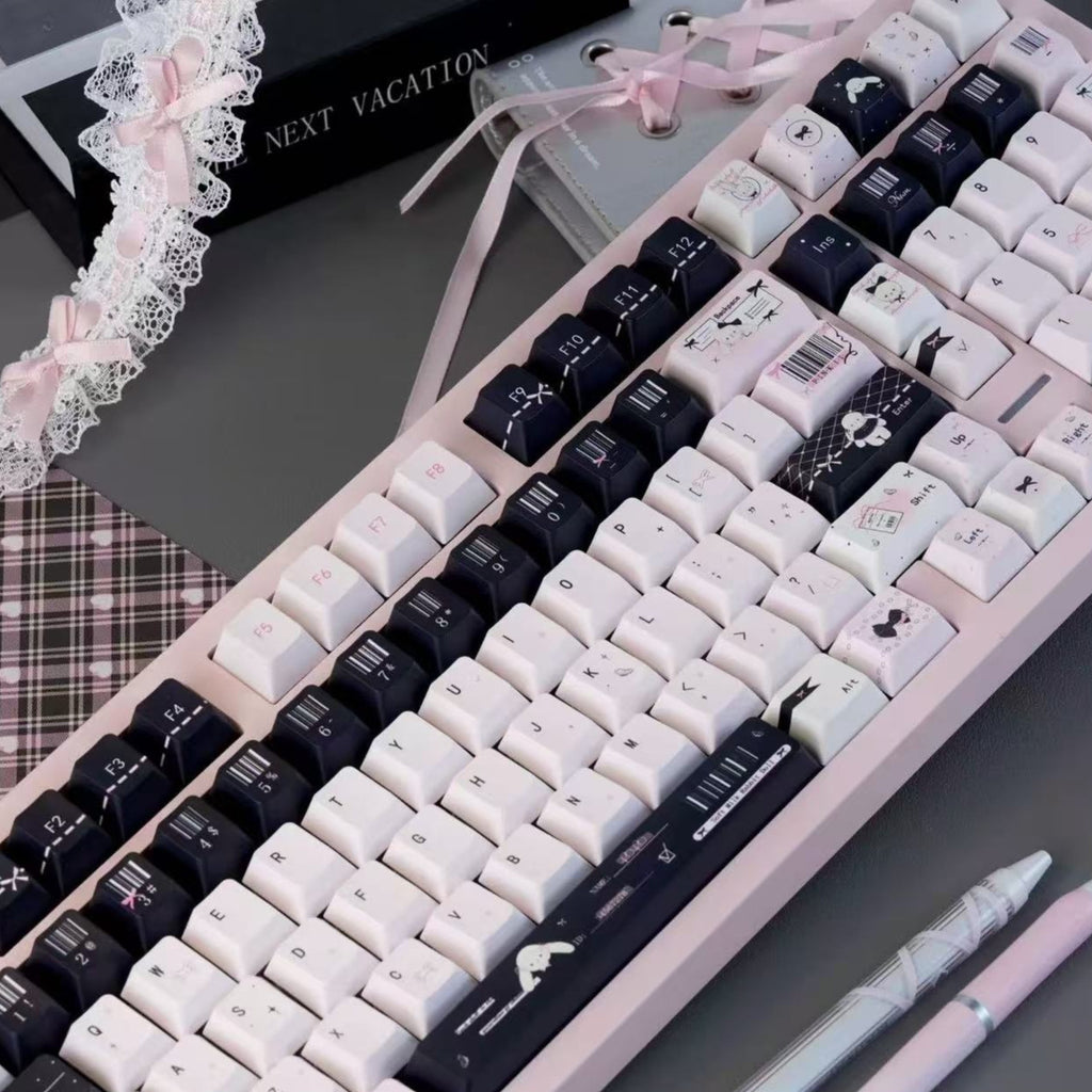 Noir Bunny Keycap Set