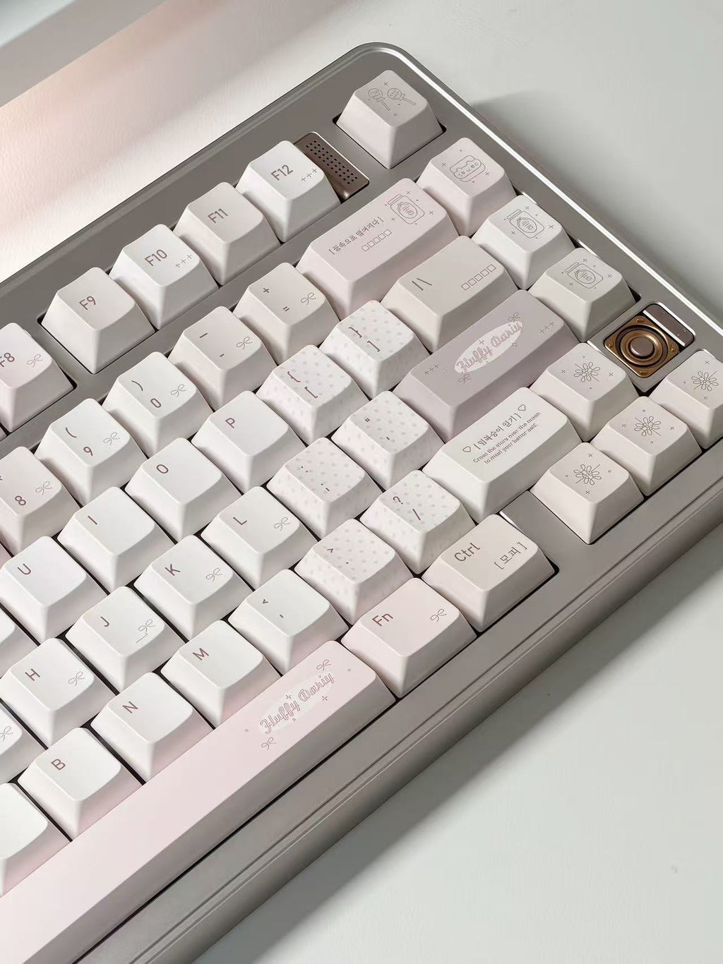 Porcelain Palais Keycap Set
